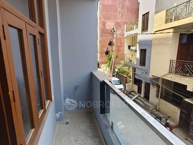 Flat for rent in South Delhi, Deri