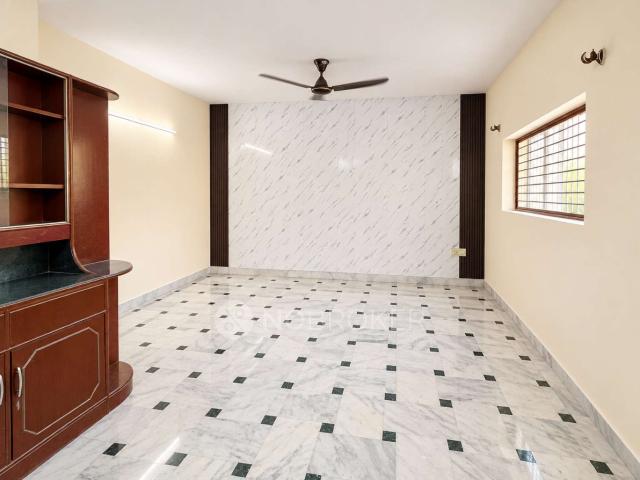 Flat for rent in West Delhi, Deri