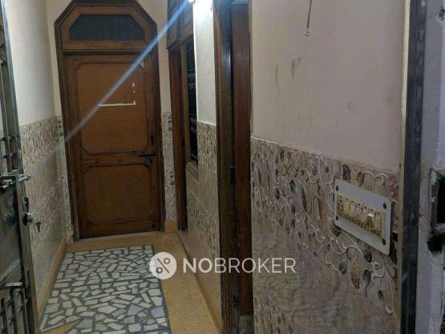 Flat for sale in East Delhi, Deri