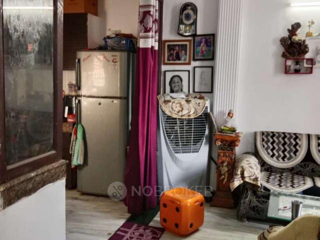 Flat for sale in West Delhi, Deri