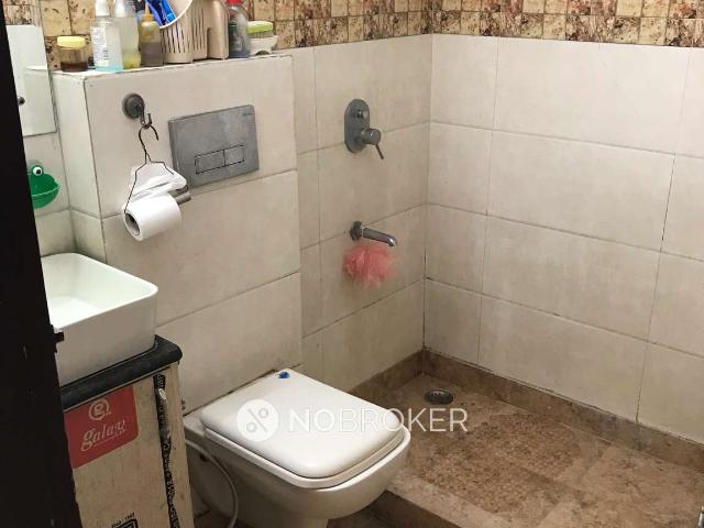 Flat for rent in South Delhi, Deri