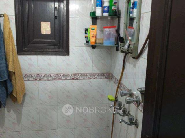 Flat for sale in East Delhi, Deri
