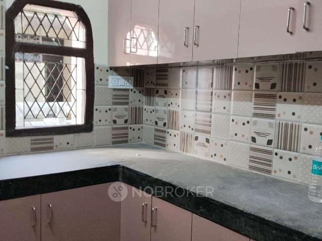 Flat for rent in East Delhi, Deri