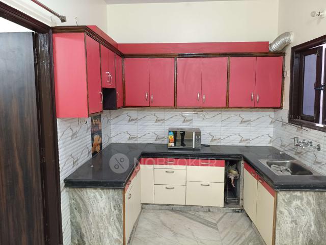 Flat for sale in West Delhi, Deri