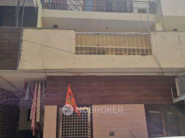 Flat for rent in West Delhi, Deri