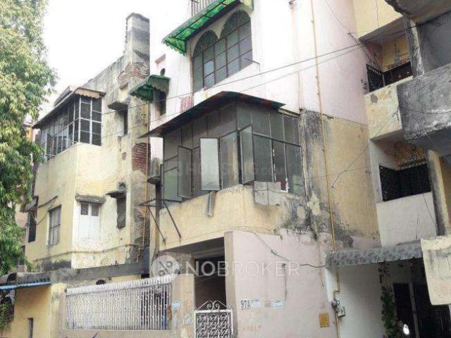 Flat for sale in North West Delhi, Deri