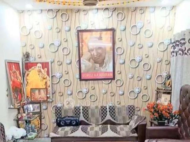 Flat for sale in North West Delhi, Deri
