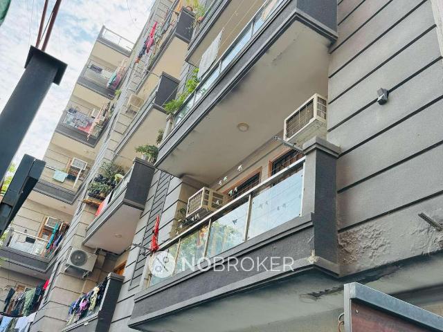 Flat for sale in South West Delhi, Deri