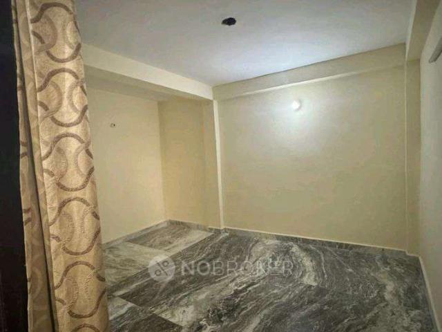 Flat for rent in Deri