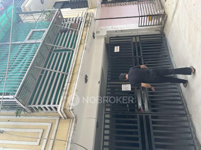 Flat for rent in South Delhi, Deri