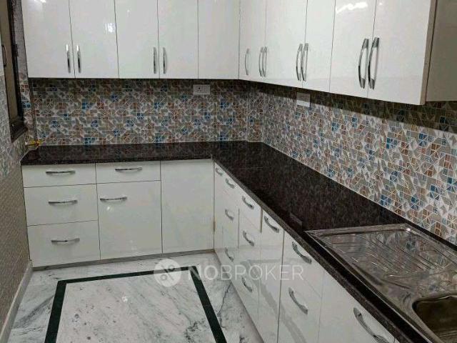 Flat for rent in South Delhi, Deri