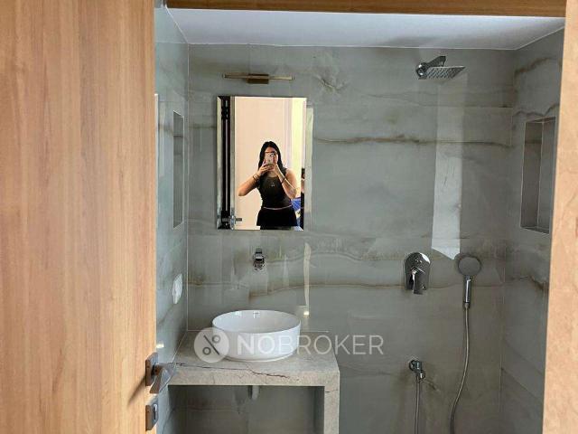 Flat for rent in Khar, Mumbai