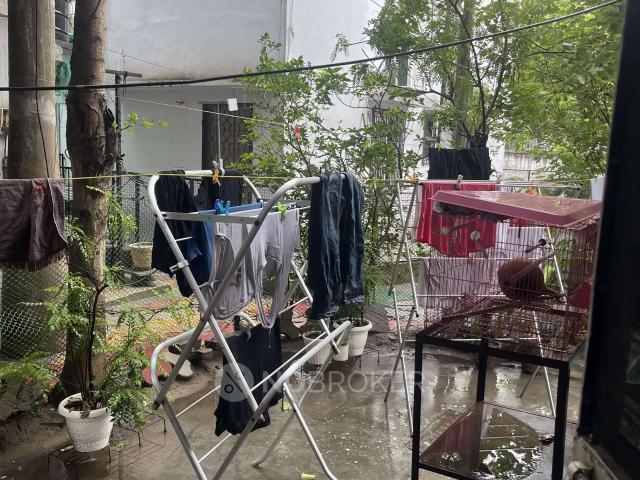 Flat for rent in West Delhi, Deri