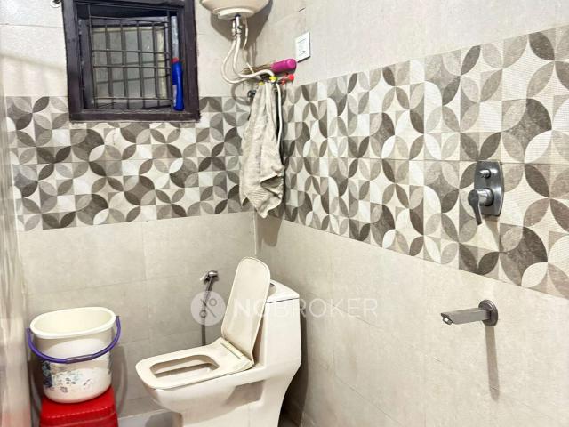 Flat for sale in South West Delhi, Deri