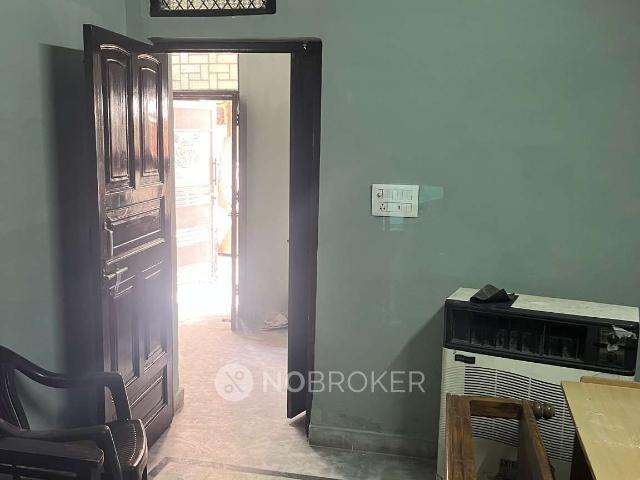 Flat for rent in West Delhi, Deri
