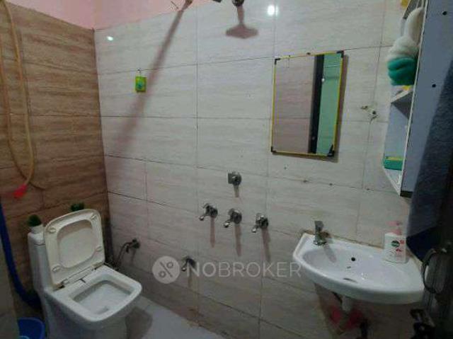 Flat for rent in West Delhi, Deri