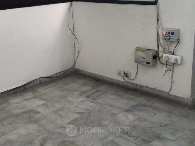 Flat for rent in West Delhi, Deri