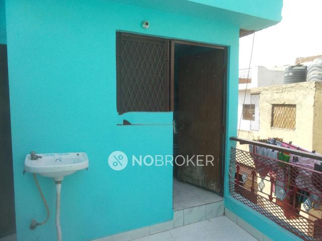 Flat for sale in West Delhi, Deri