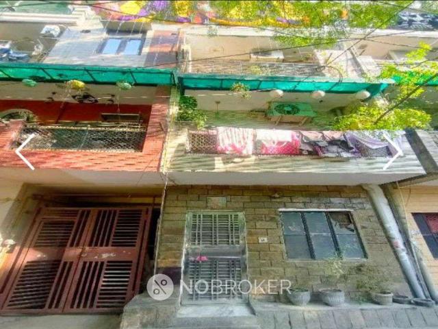 Flat for sale in North West Delhi, Deri