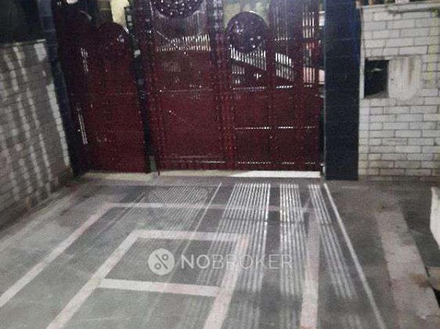 Flat for rent in North West Delhi, Deri