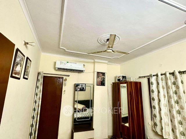 Flat for sale in Mehrauli, Delhi