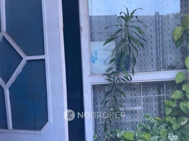 Flat for rent in Mayur Vihar, Delhi