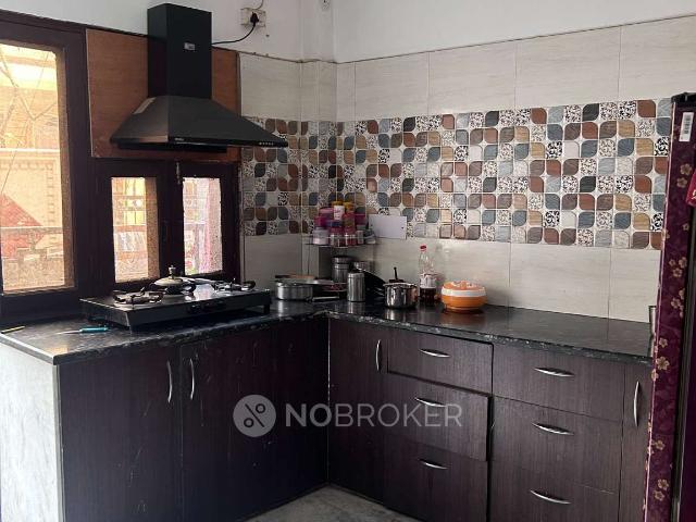 Flat for rent in Deri