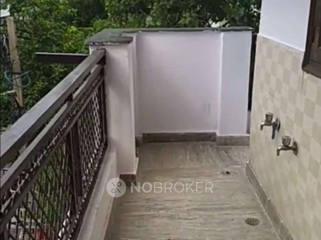 Flat for sale in Pitampura, Delhi