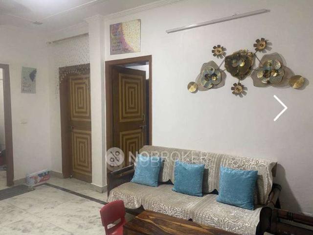 Flat for sale in North Delhi, Deri