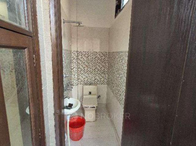 Flat for rent in East Delhi, Deri