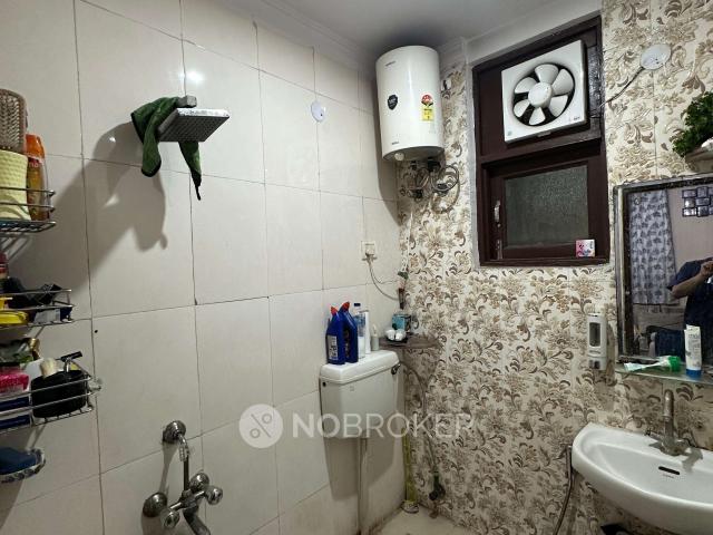 Flat for rent in South Delhi, Deri