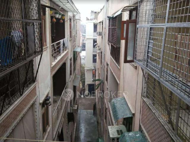 Flat for rent in South Delhi, Deri