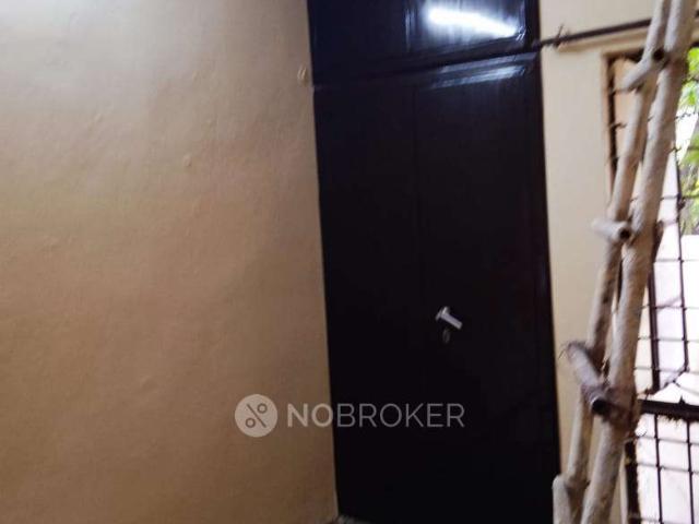 Flat for rent in South West Delhi, Deri