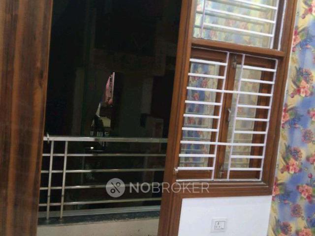 Flat for rent in South West Delhi, Deri