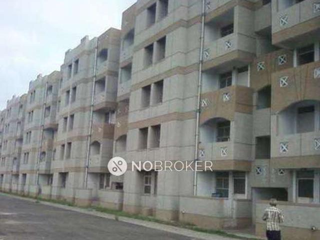 Flat for sale in North Delhi, Deri