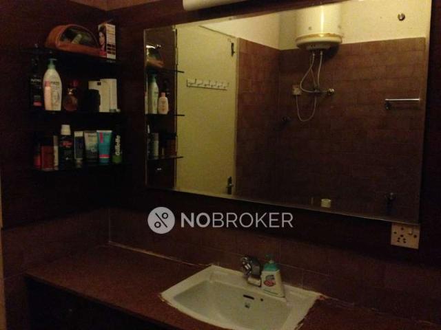 Flat for rent in South Delhi, Deri