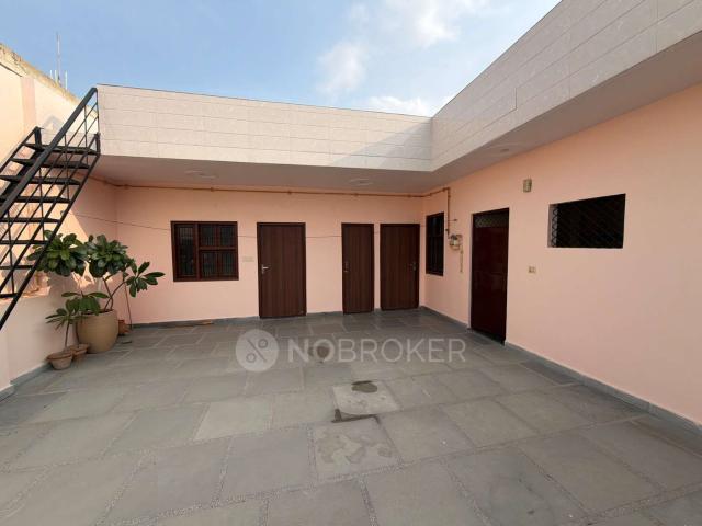Flat for rent in East Delhi, Deri