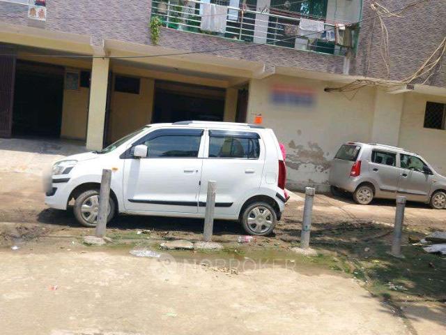Flat for sale in South West Delhi, Deri