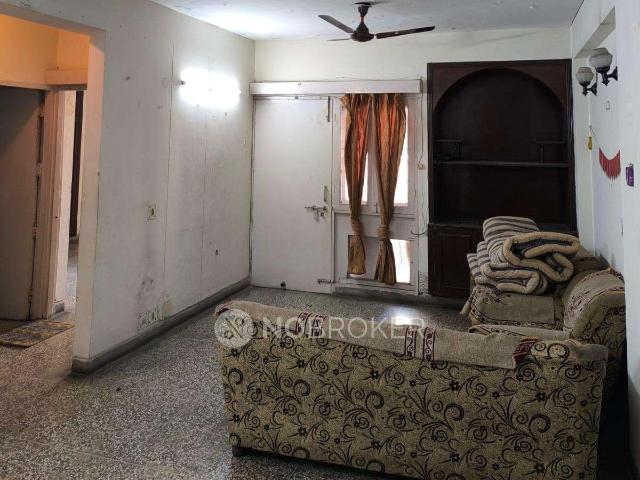 Flat for rent in Deri