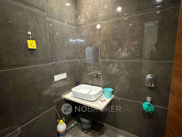 Flat for rent in North Delhi, Deri
