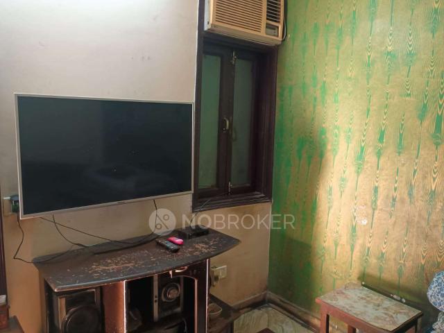 Flat for sale in North West Delhi, Deri