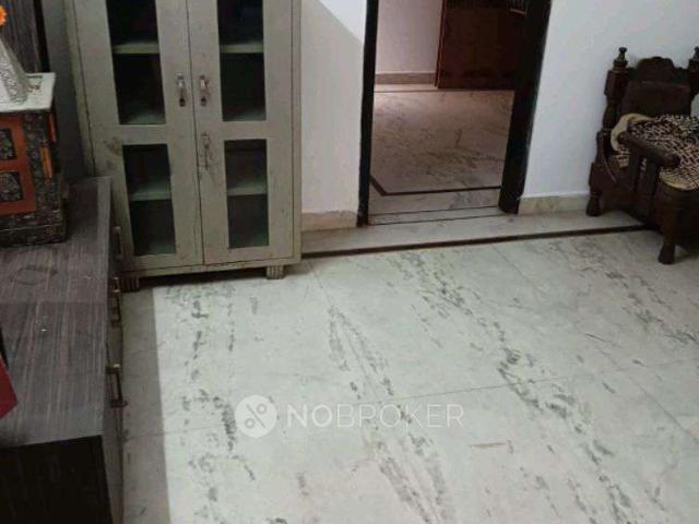 Flat for rent in West Delhi, Deri