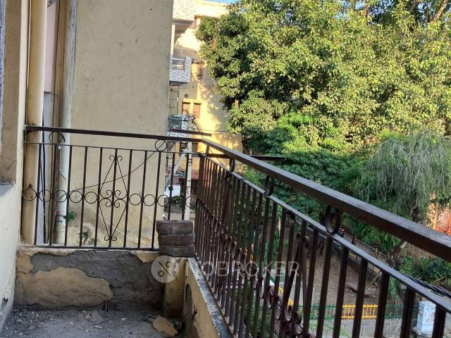 Flat for sale in Shahdara, Delhi