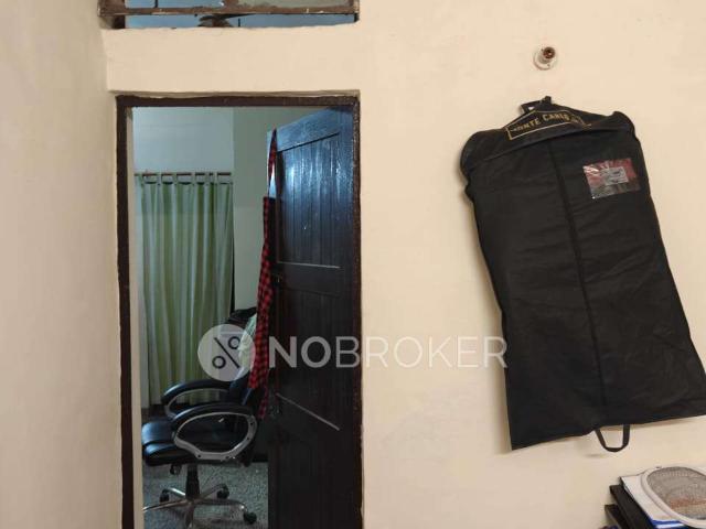 Flat for rent in South Delhi, Deri