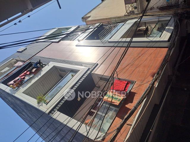 Flat for sale in South West Delhi, Deri