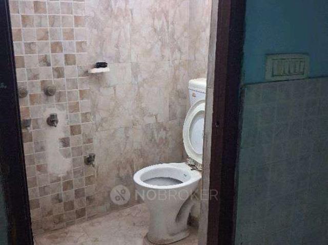 Flat for rent in South Delhi, Deri