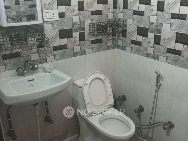 Flat for rent in South West Delhi, Deri