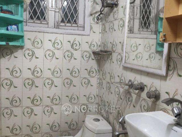 Flat for rent in South Delhi, Deri