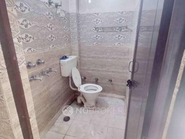 Flat for rent in West Delhi, Deri