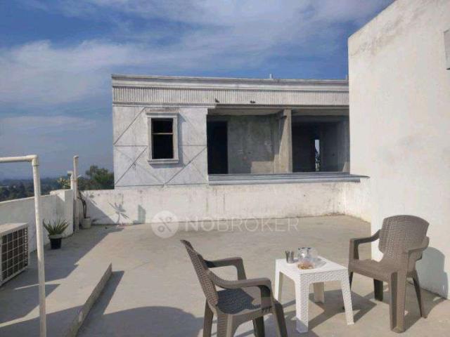 Flat for rent in South Delhi, Deri